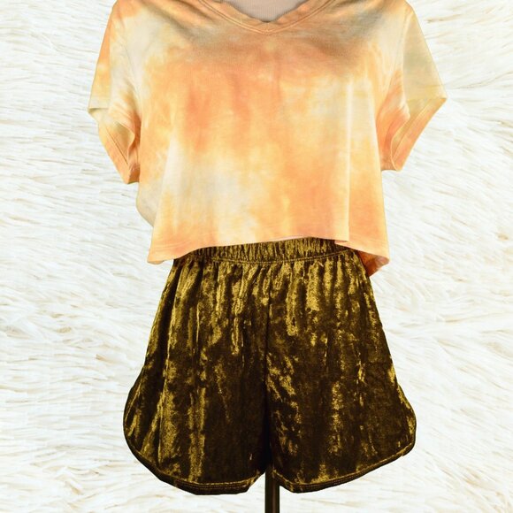 Crushed velvet micro shorts in green - Picture 1 of 6